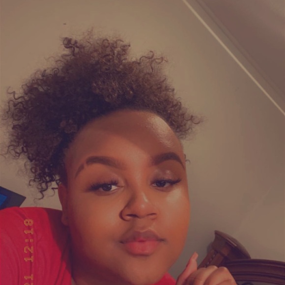 Meet your Posher, Tonyccia - Picture 1 of 1